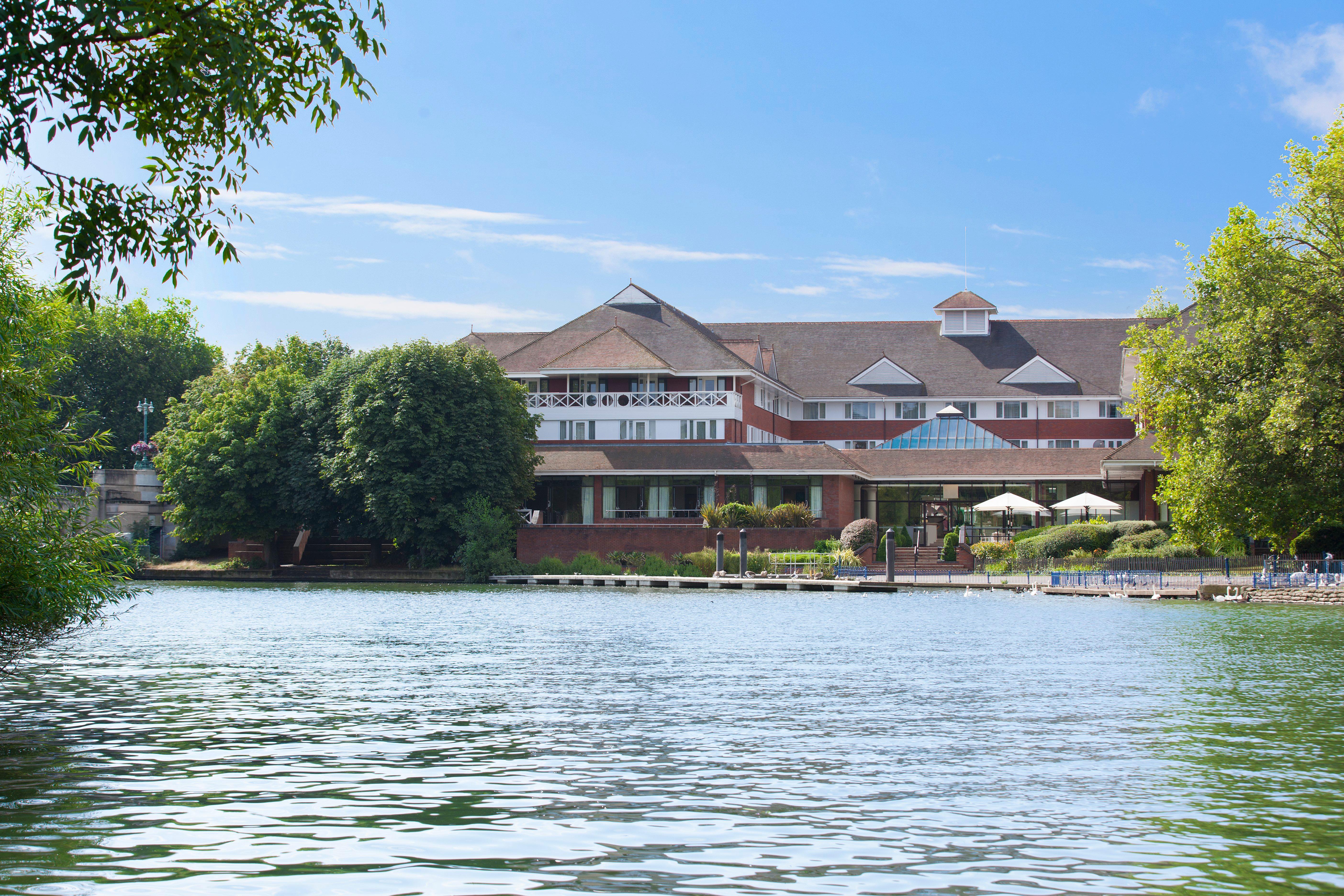 Crowne Plaza Reading Hotel Exterior photo